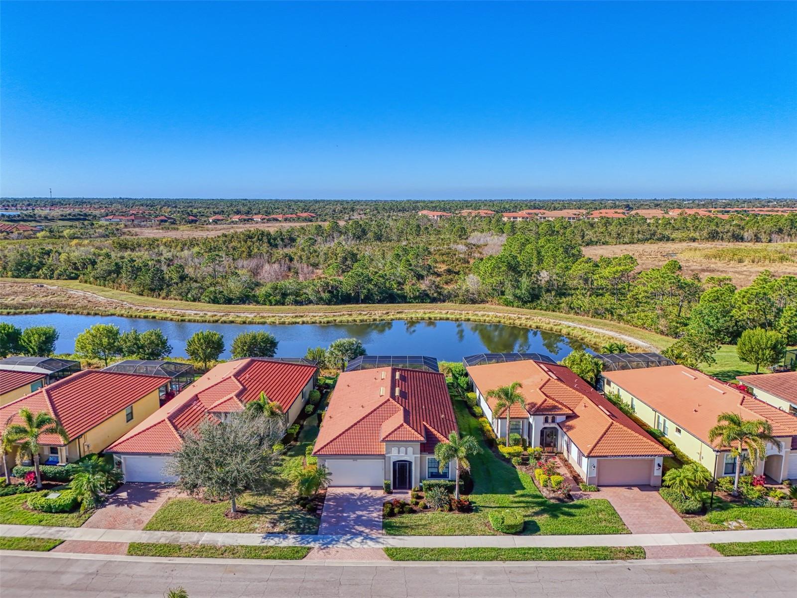 Image 4 of 60 For 10415 Medjool Drive