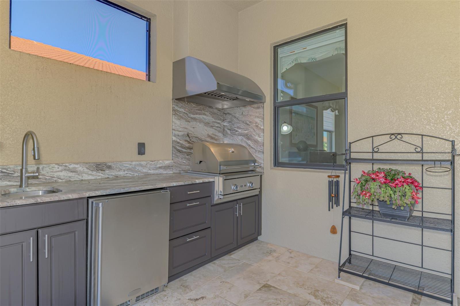 Image 49 of 60 For 10415 Medjool Drive