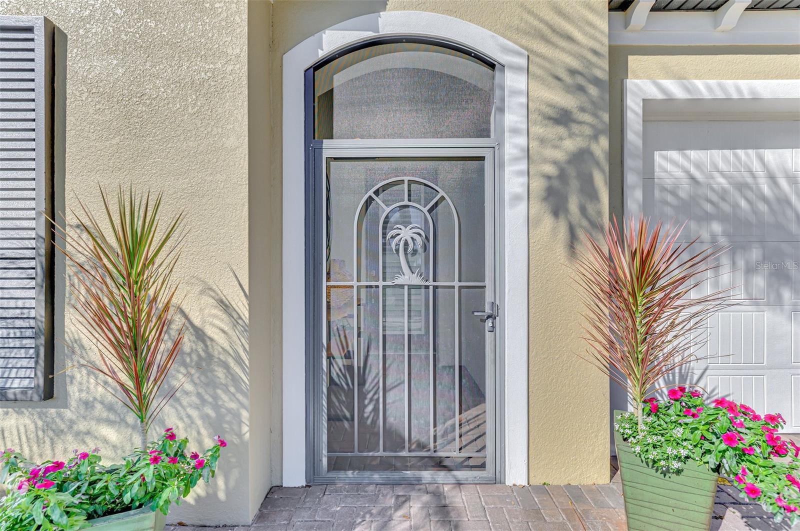 Image 10 of 81 For 23692 Waverly Circle