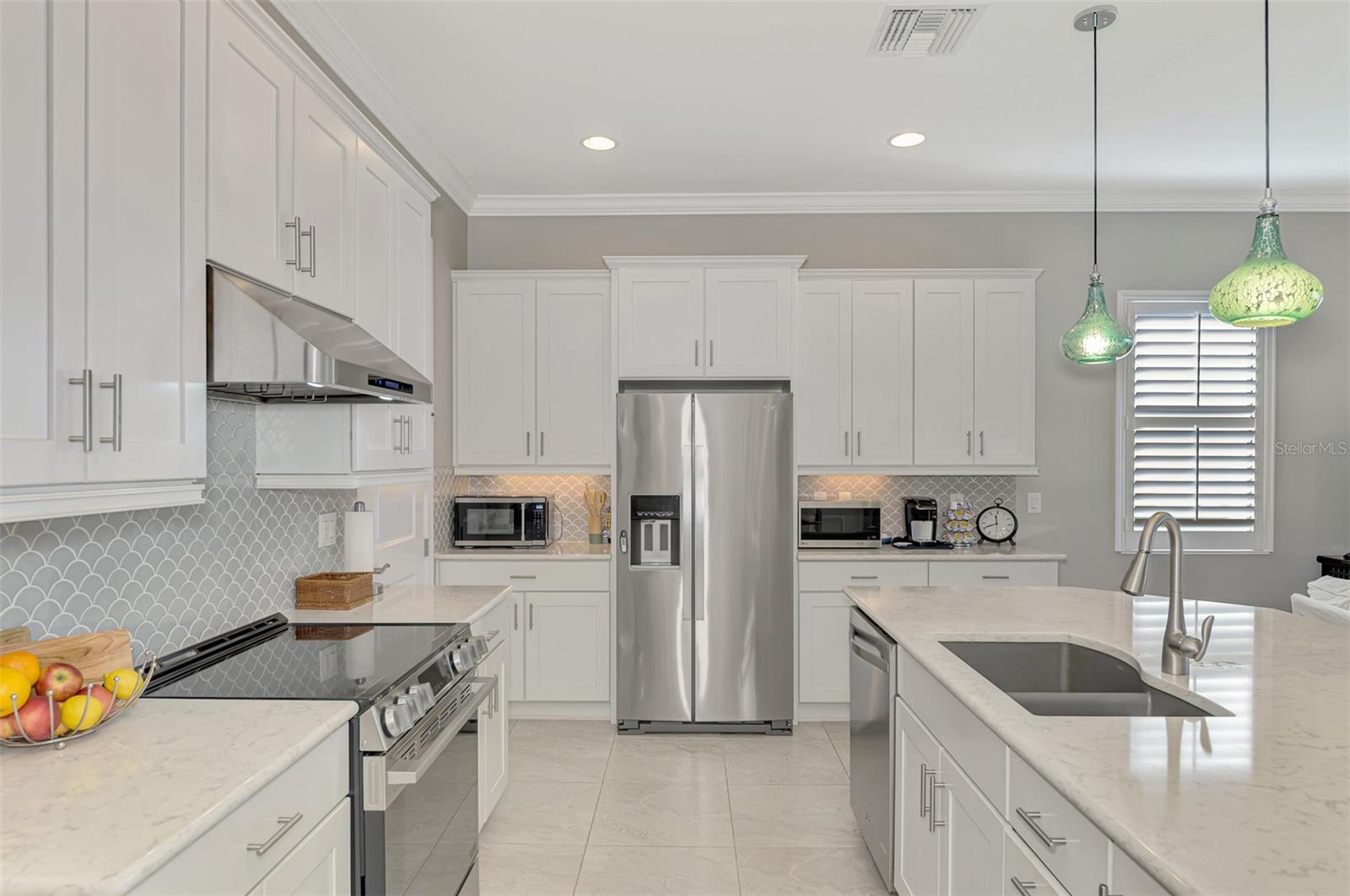 Image 20 of 81 For 23692 Waverly Circle