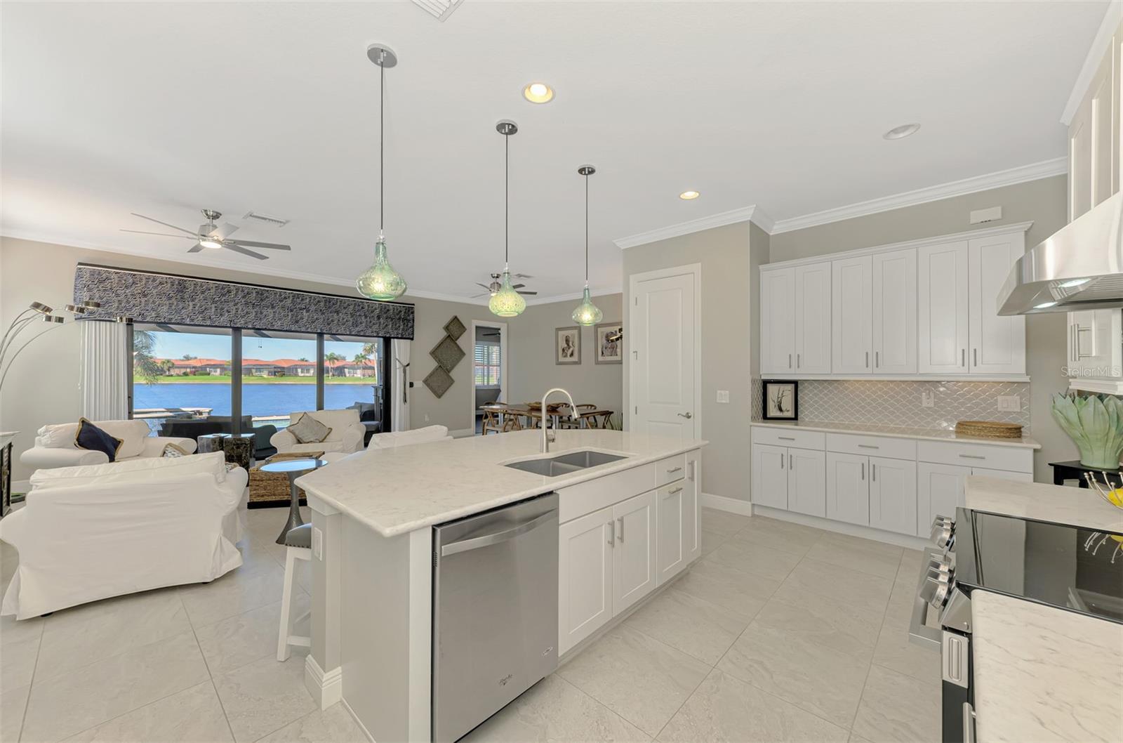 Image 23 of 81 For 23692 Waverly Circle