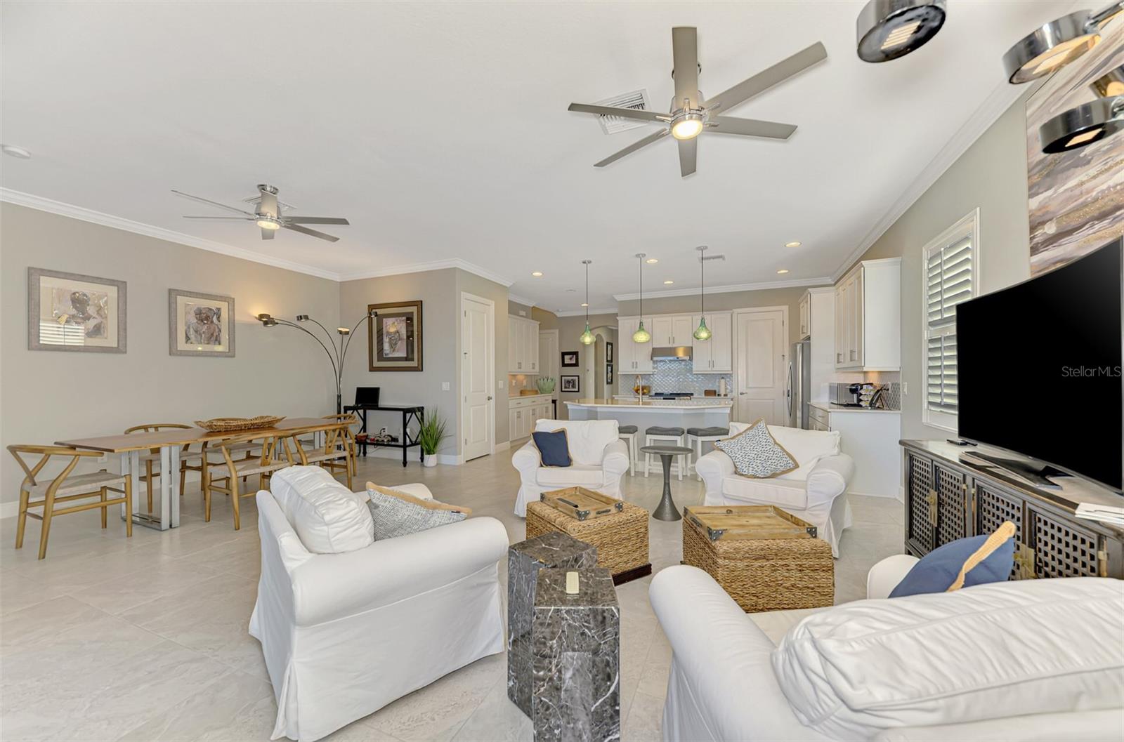 Image 31 of 81 For 23692 Waverly Circle