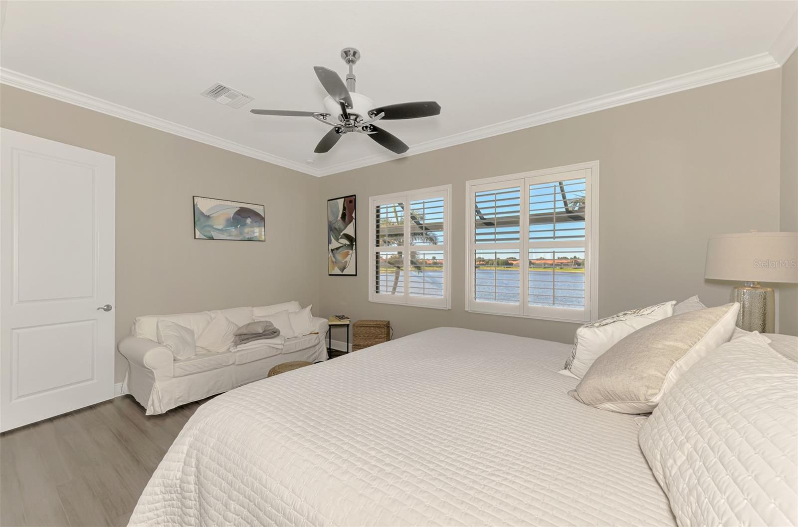 Image 36 of 81 For 23692 Waverly Circle