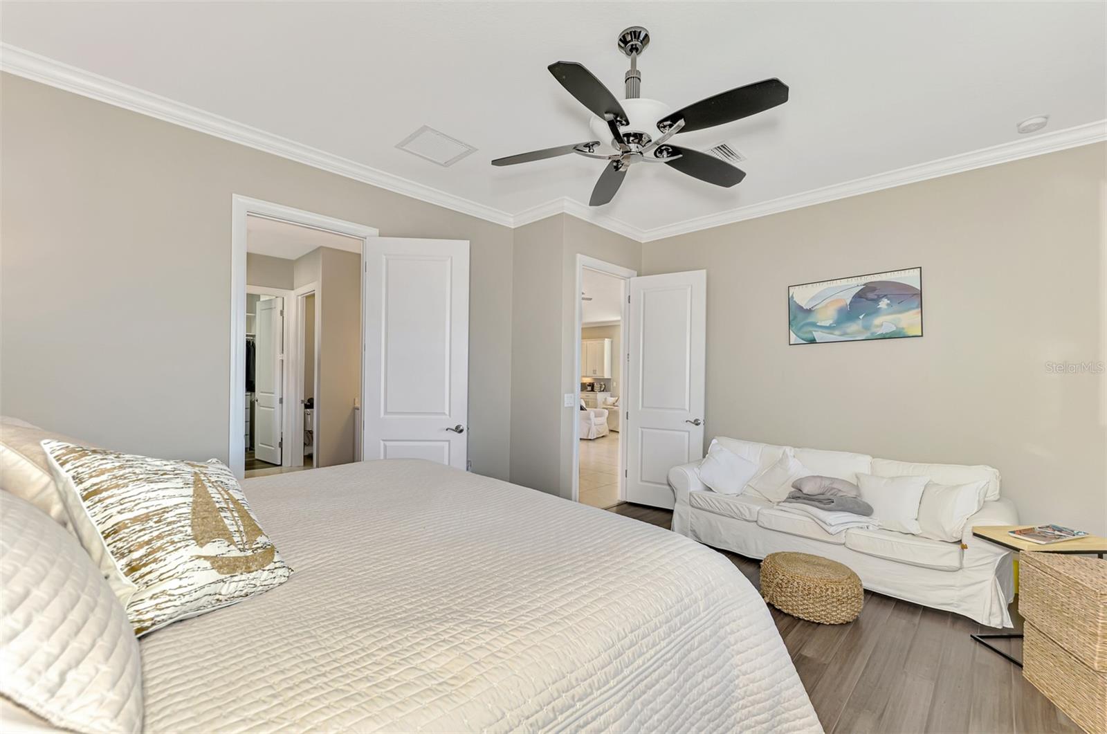 Image 38 of 81 For 23692 Waverly Circle