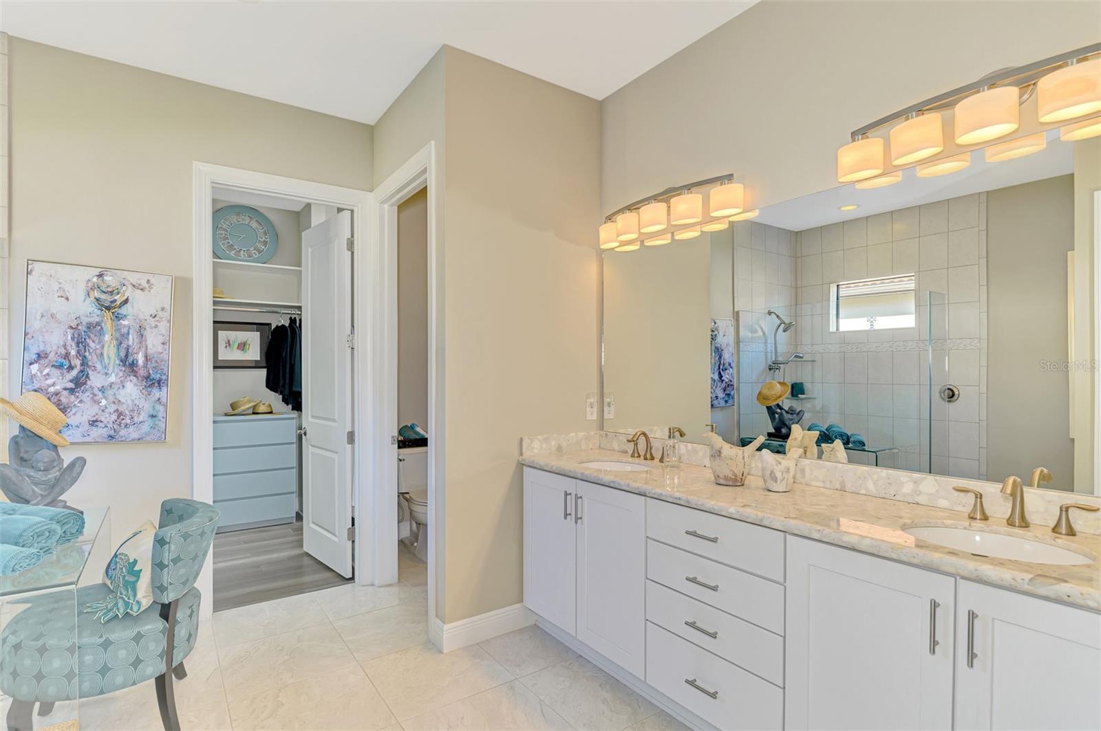 Image 39 of 81 For 23692 Waverly Circle