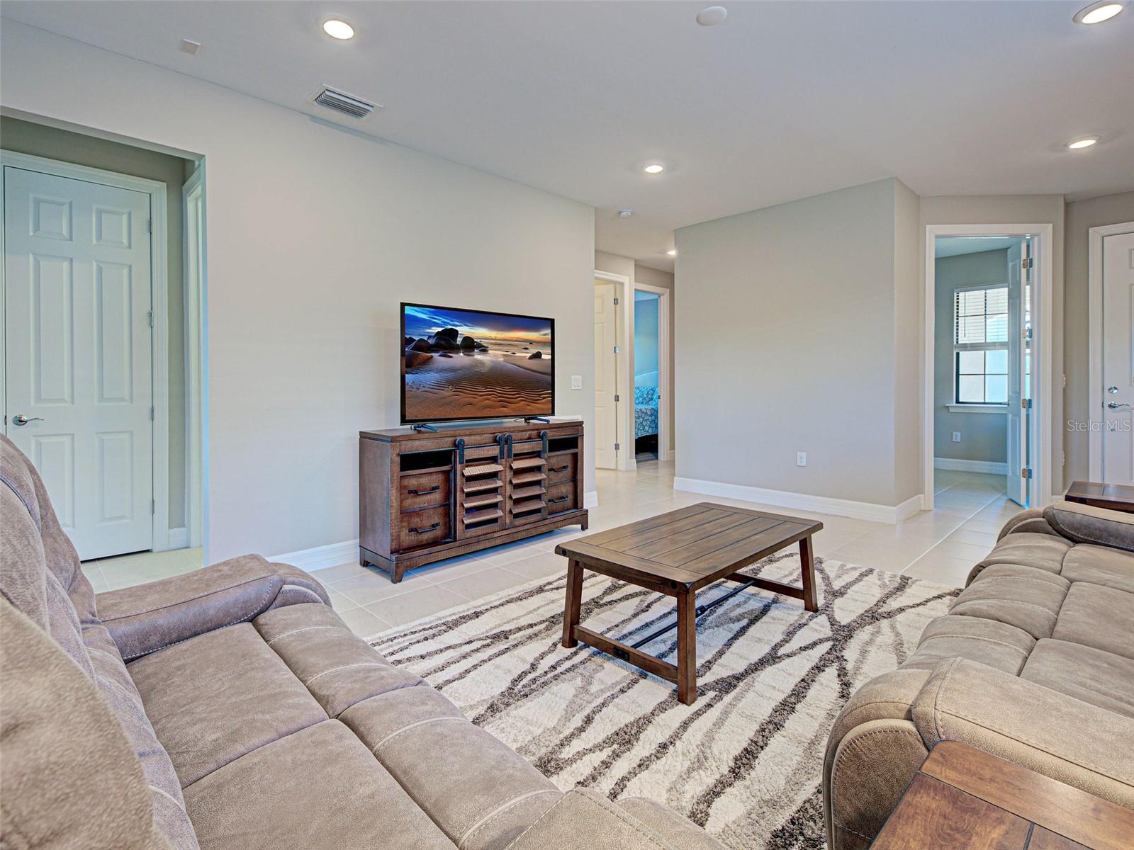 Image 4 of 87 For 13716 Vadini Street