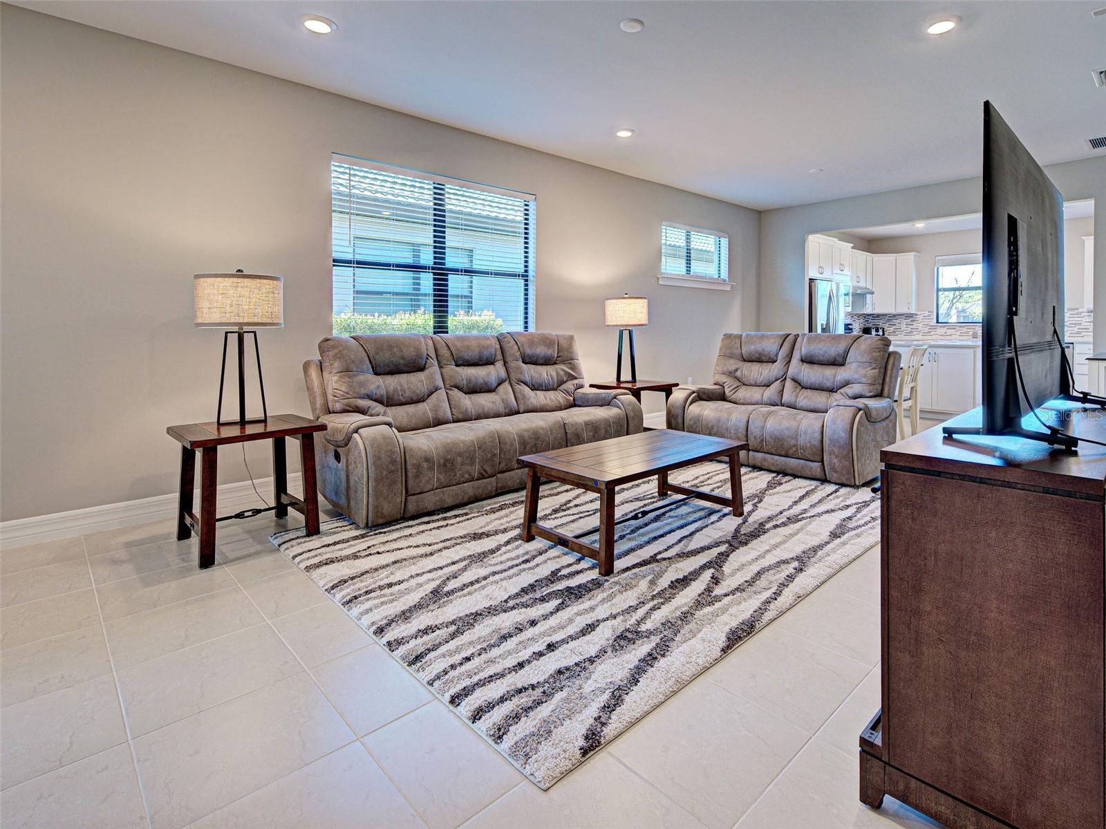 Image 5 of 87 For 13716 Vadini Street