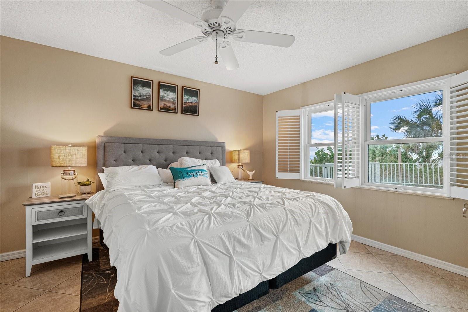 Image 5 of 45 For 950 Tarpon Center Drive 101