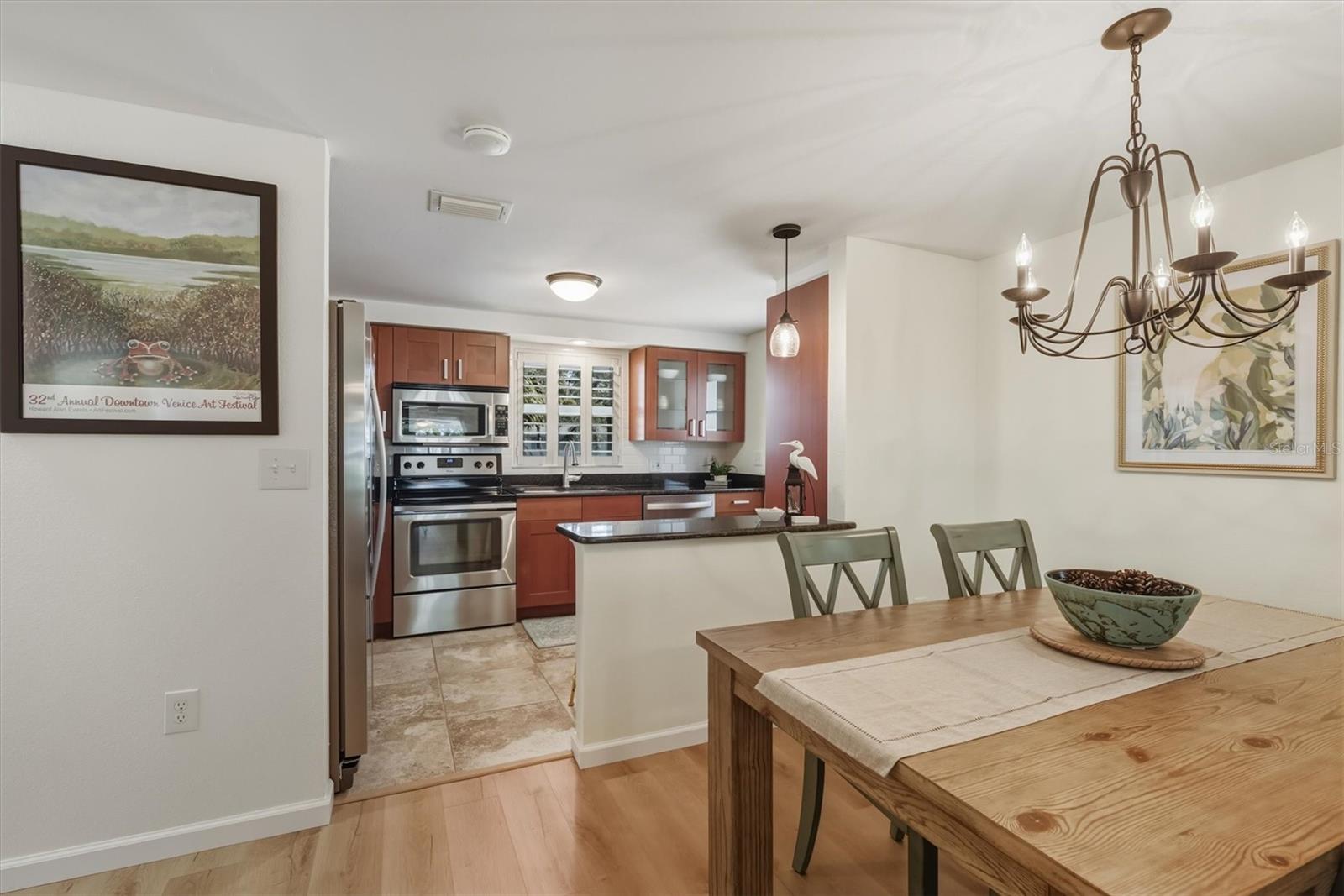 Image 6 of 62 For 588 Circlewood Drive S3-1