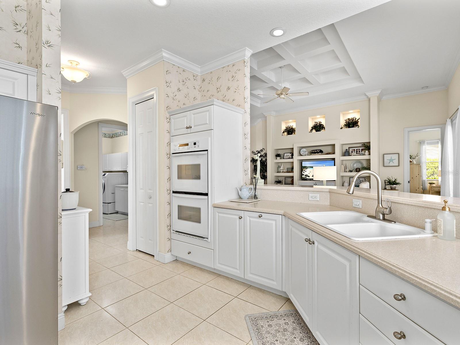 Image 16 of 59 For 4374 Via Del Villetti Drive