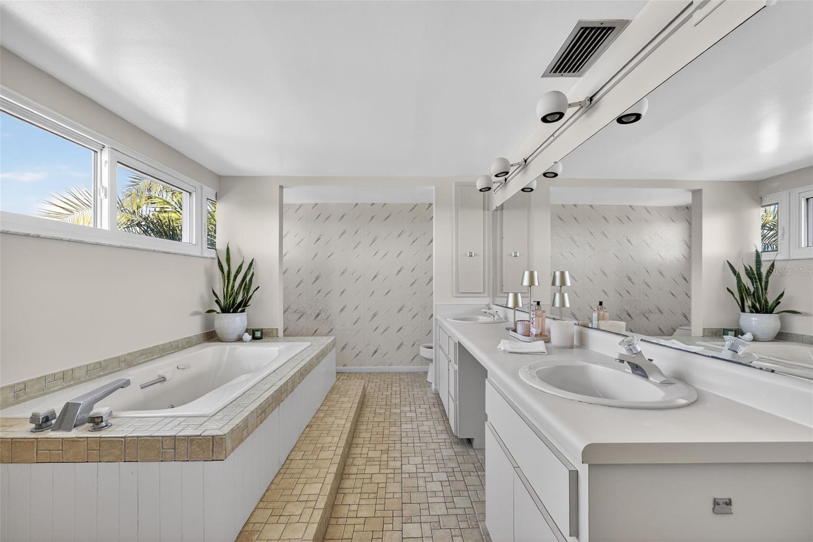 Image 30 of 45 For 5840 Balao Way S