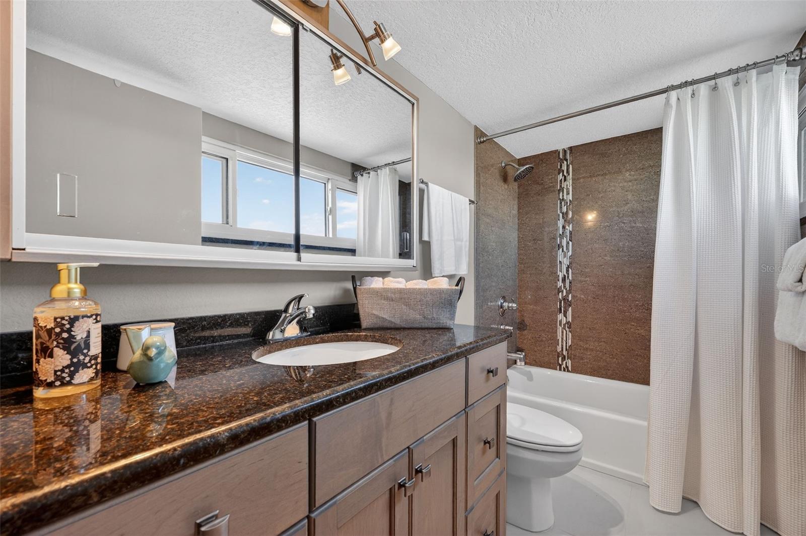 Image 34 of 45 For 5840 Balao Way S