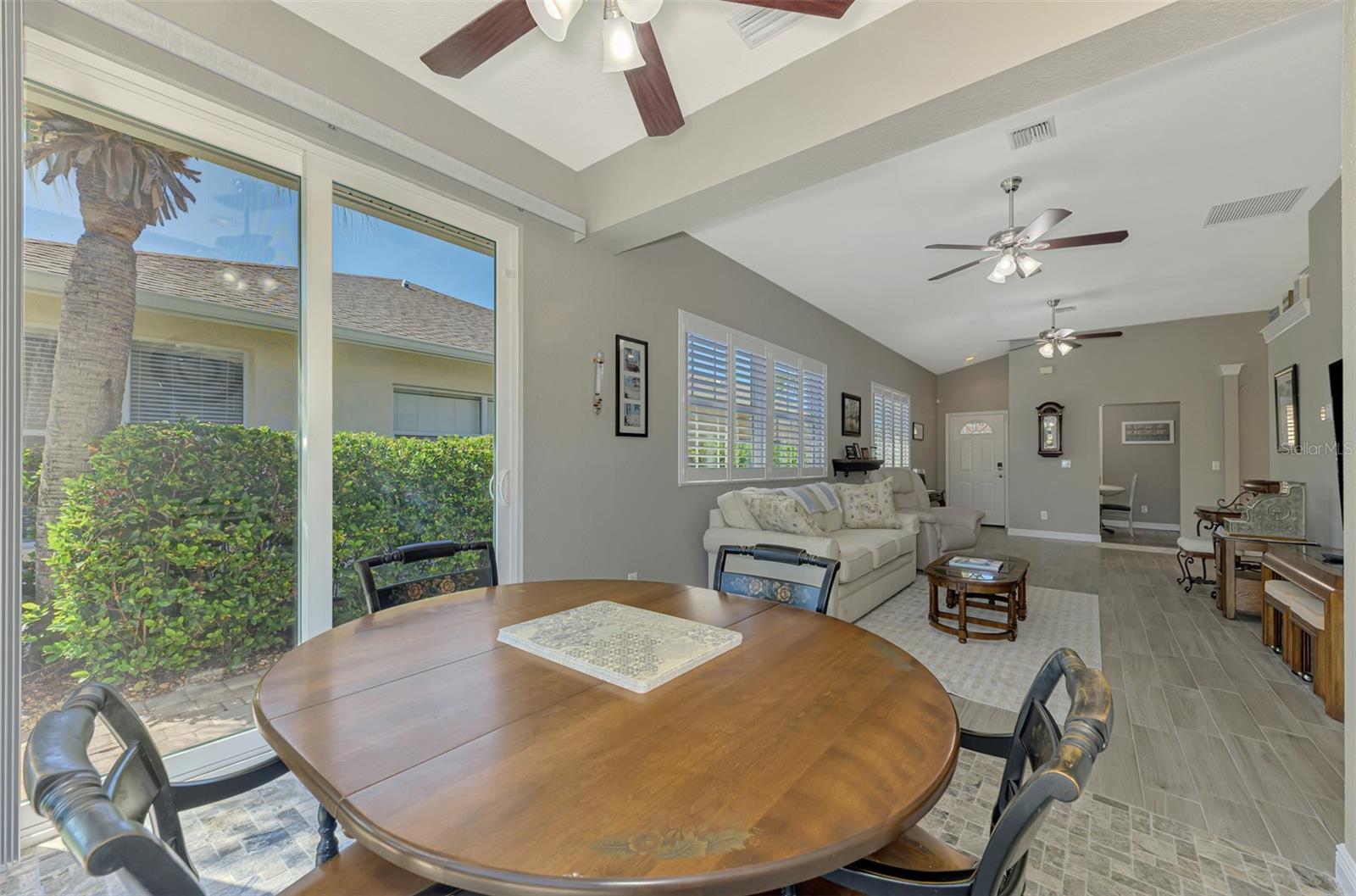 Image 20 of 58 For 1716 Fountain View Circle