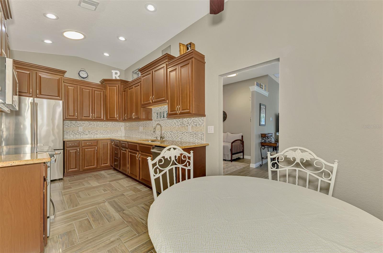 Image 25 of 58 For 1716 Fountain View Circle