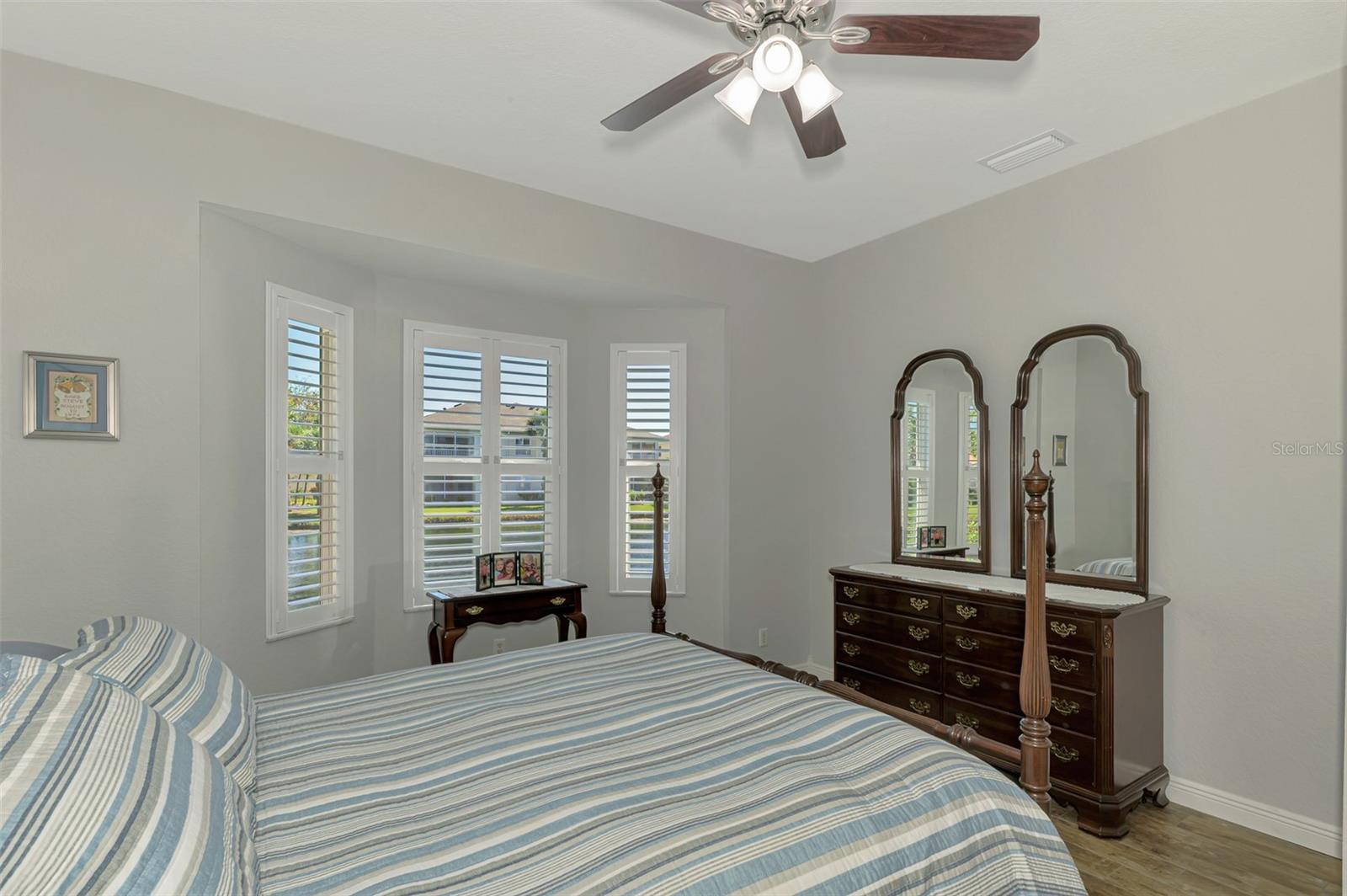 Image 32 of 58 For 1716 Fountain View Circle