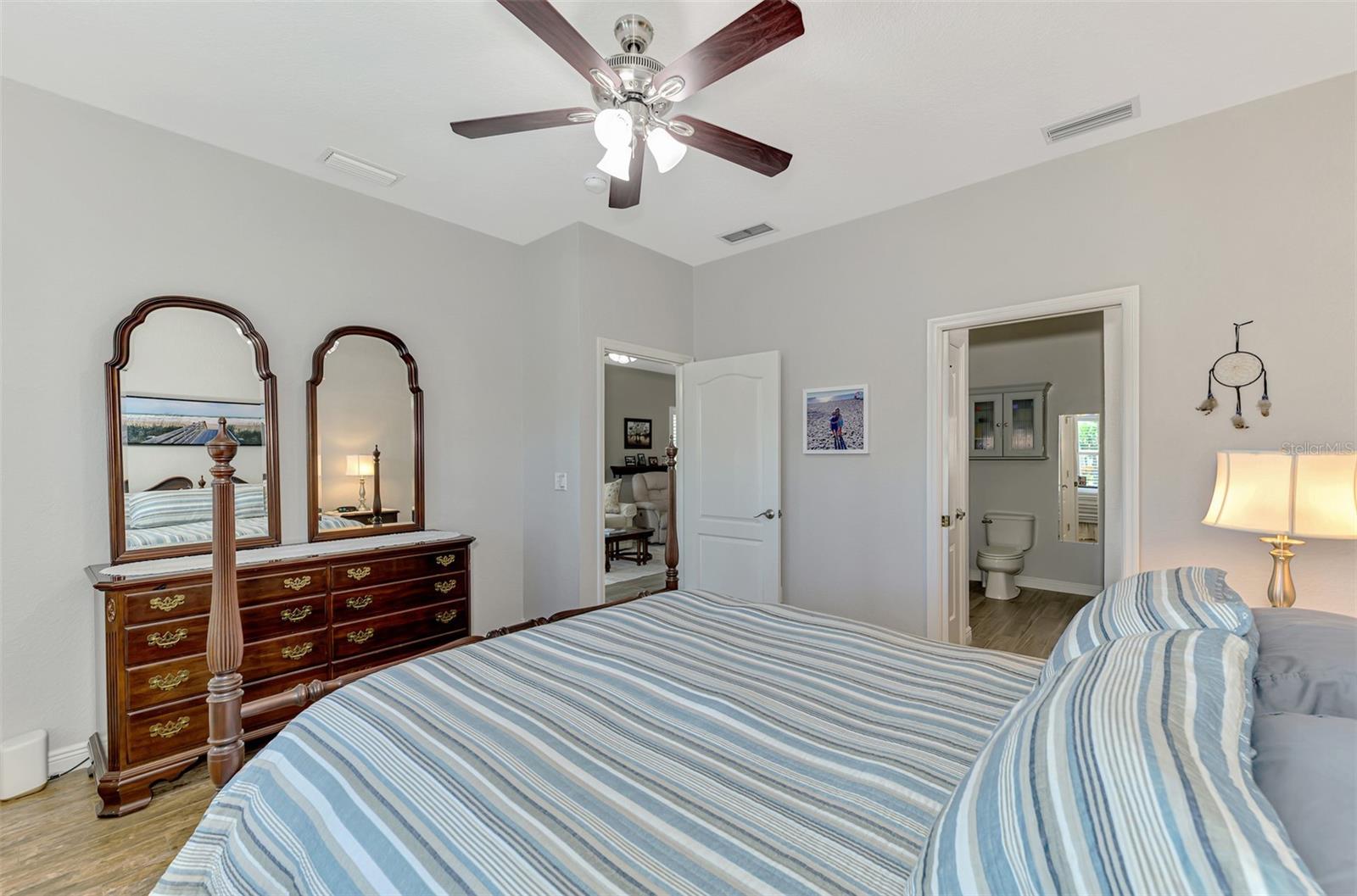 Image 33 of 58 For 1716 Fountain View Circle