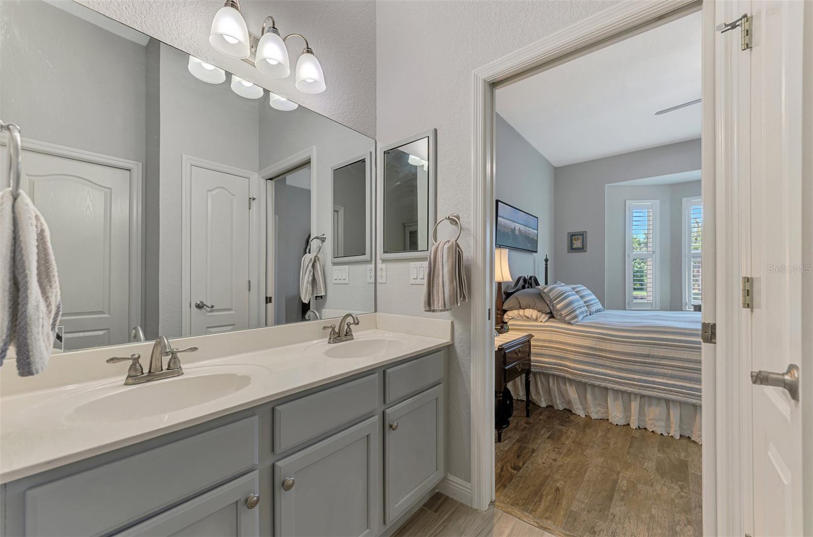 Image 36 of 58 For 1716 Fountain View Circle