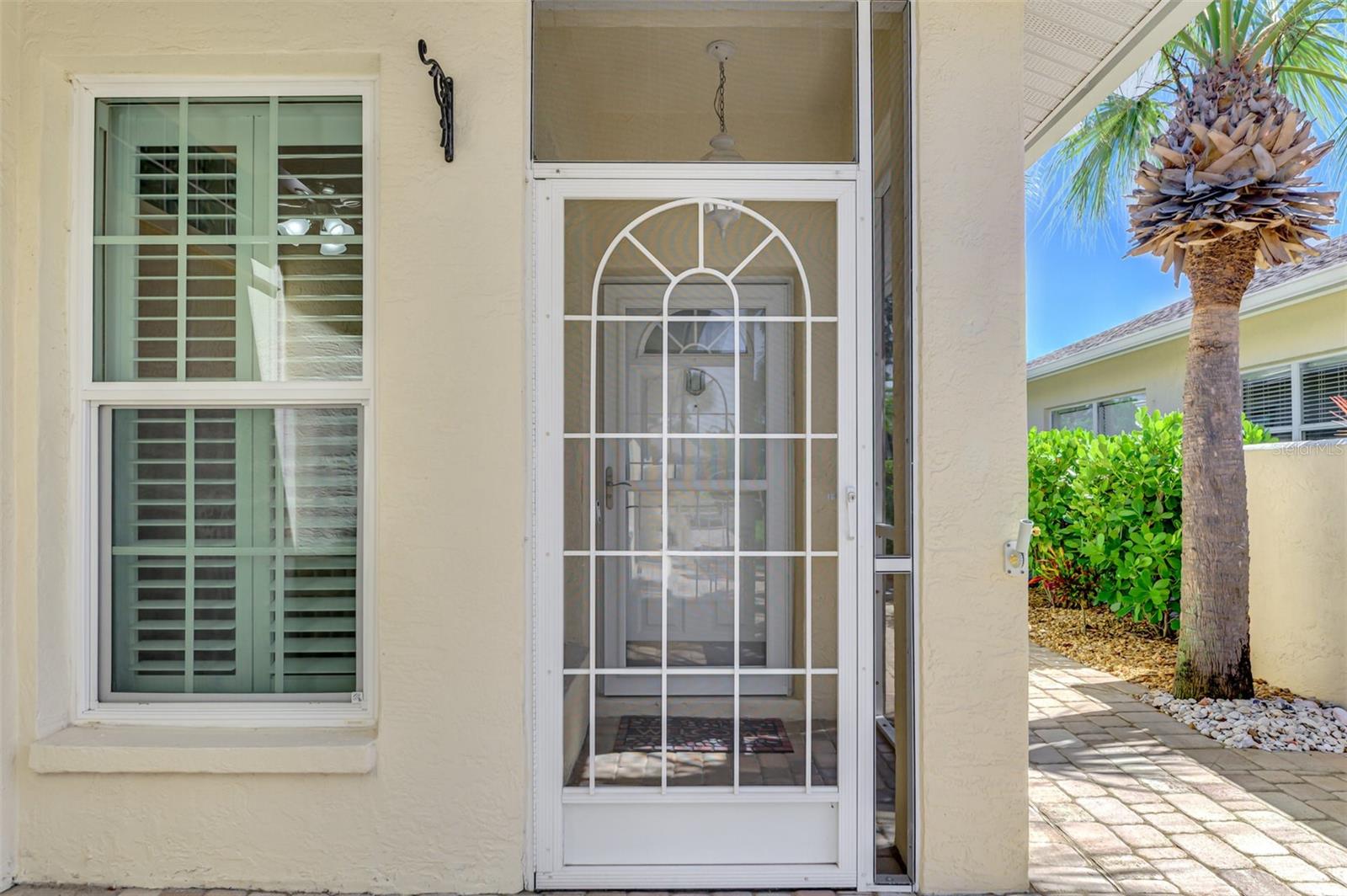 Image 7 of 58 For 1716 Fountain View Circle