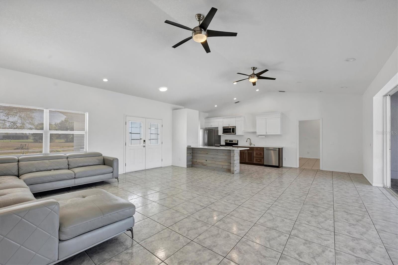 Image 13 of 64 For 337 Boundary Boulevard