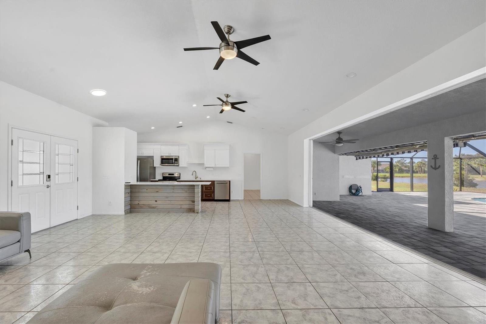 Image 14 of 64 For 337 Boundary Boulevard