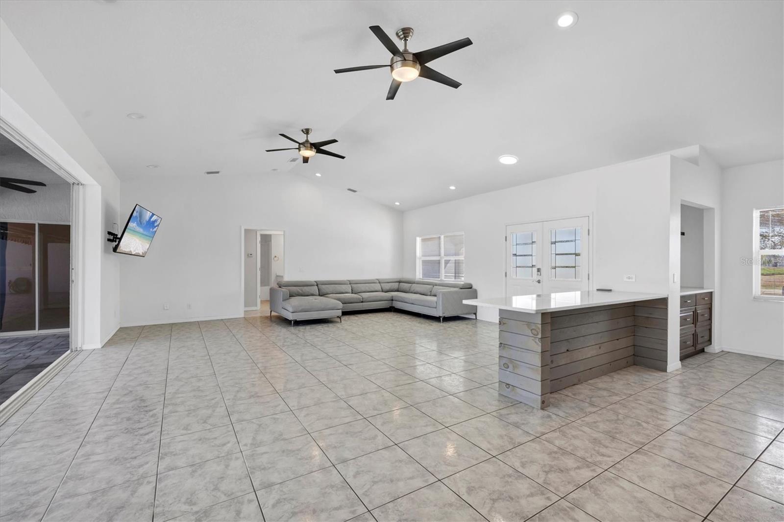 Image 15 of 64 For 337 Boundary Boulevard