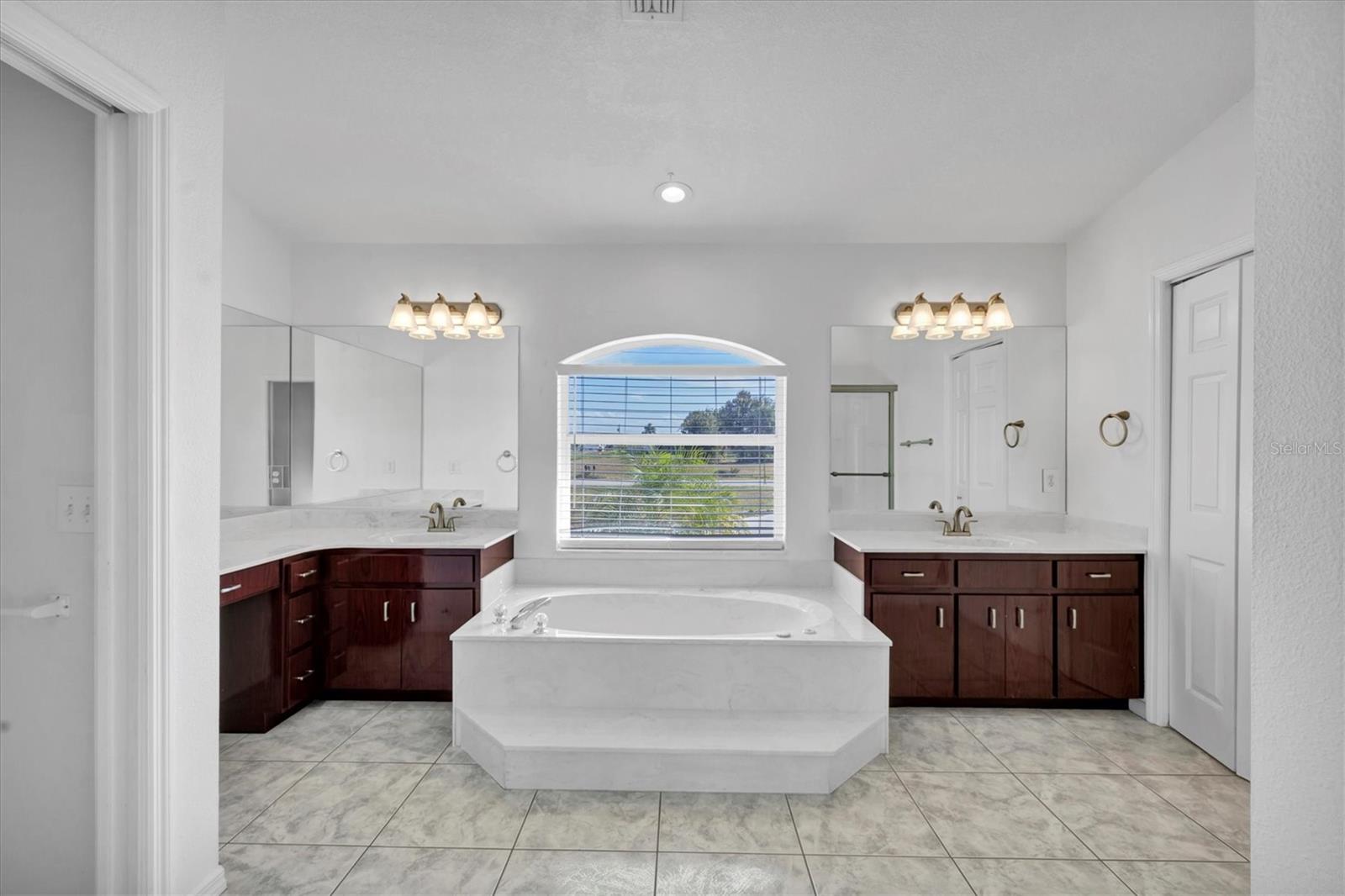 Image 22 of 64 For 337 Boundary Boulevard