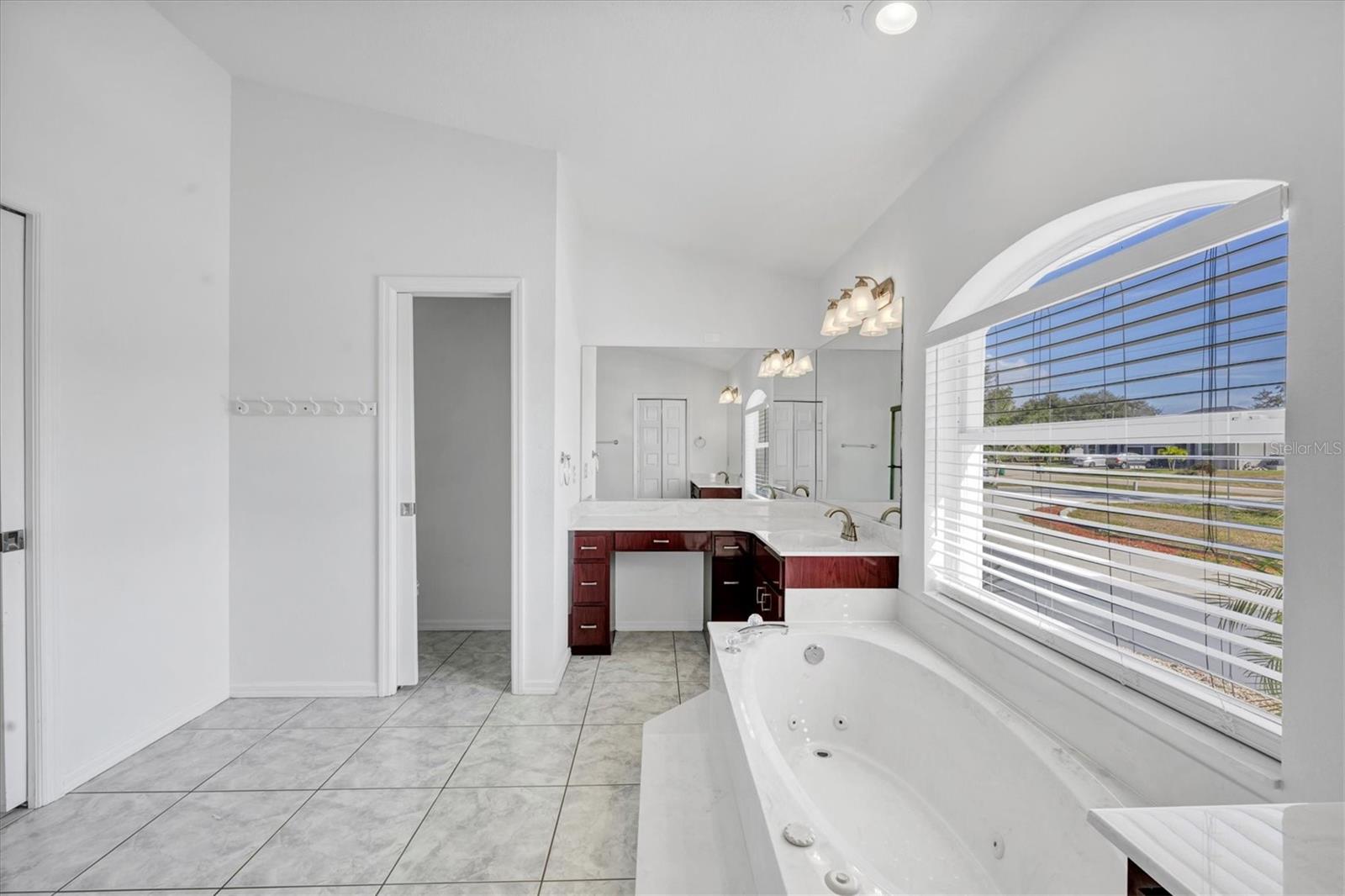 Image 23 of 64 For 337 Boundary Boulevard