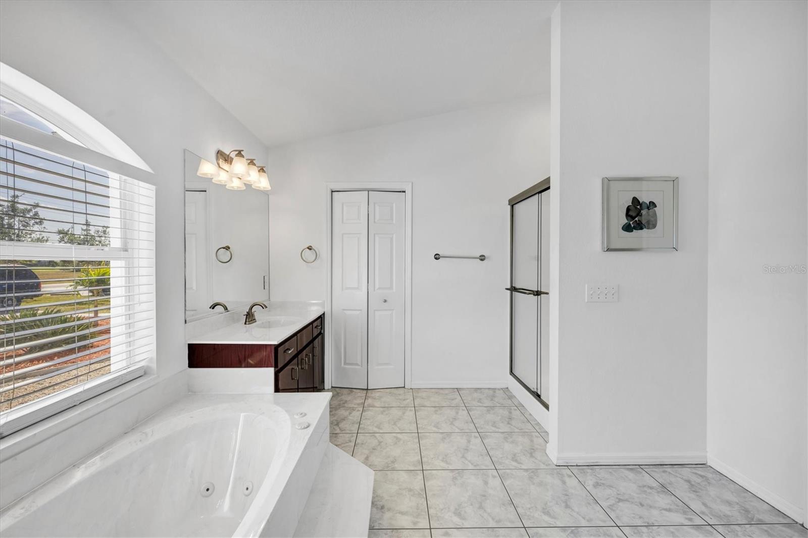 Image 24 of 64 For 337 Boundary Boulevard