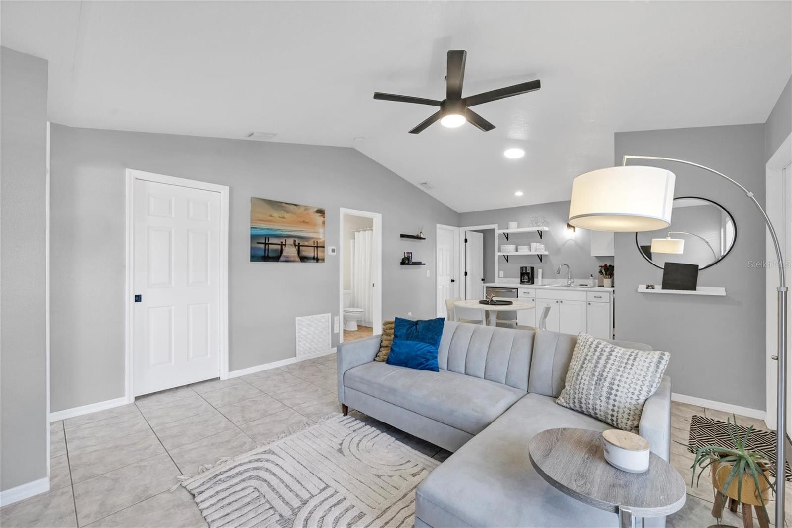 Image 36 of 64 For 337 Boundary Boulevard