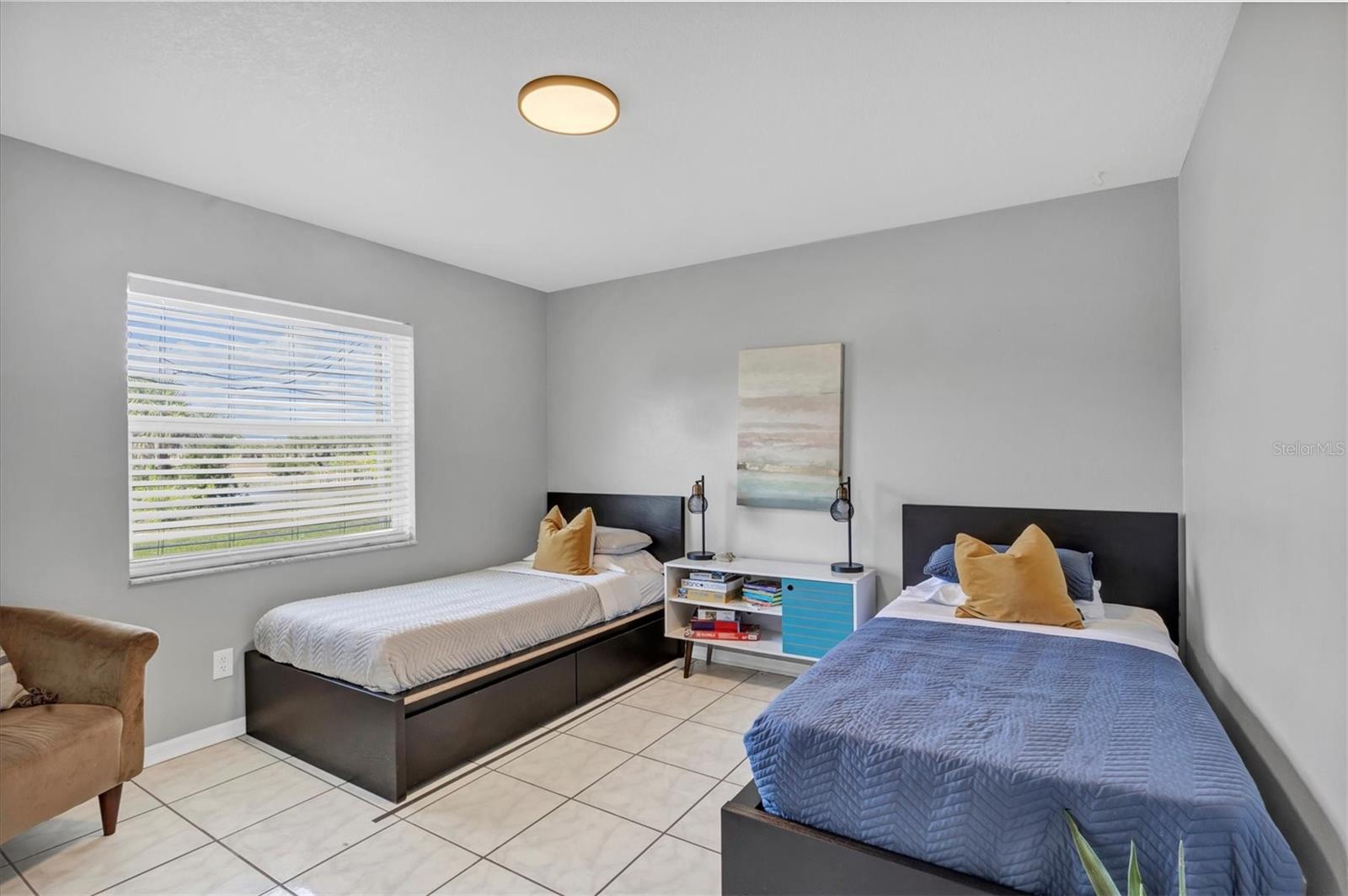 Image 44 of 64 For 337 Boundary Boulevard