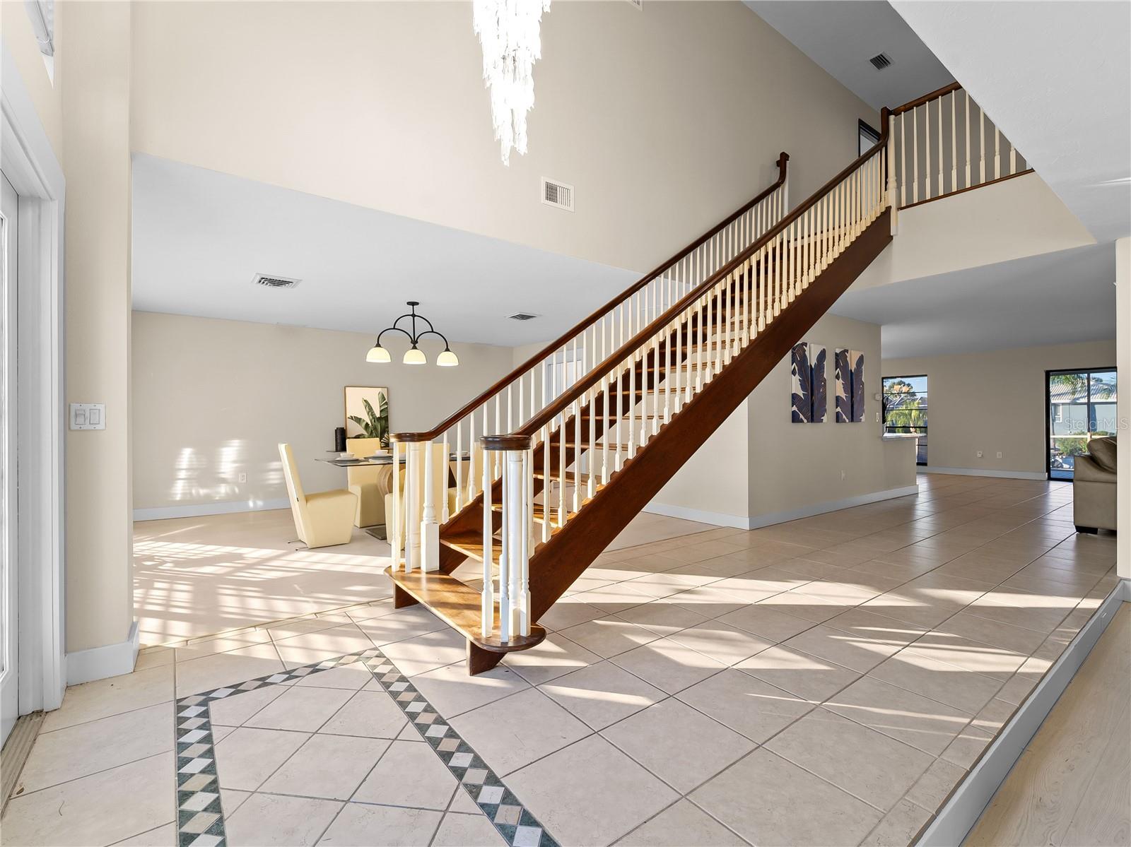 Image 12 of 77 For 318 Oakwood Circle