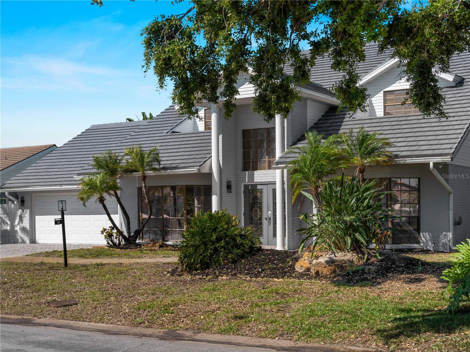 Image 2 of 77 For 318 Oakwood Circle