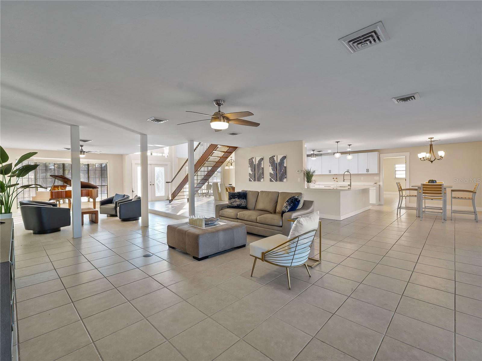 Image 30 of 77 For 318 Oakwood Circle