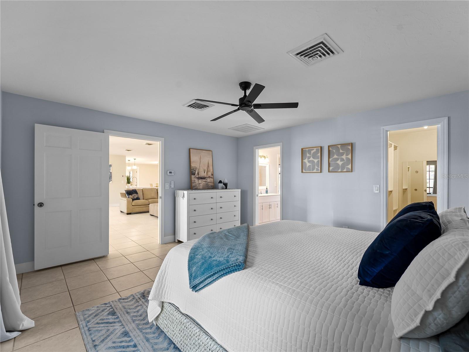 Image 35 of 77 For 318 Oakwood Circle