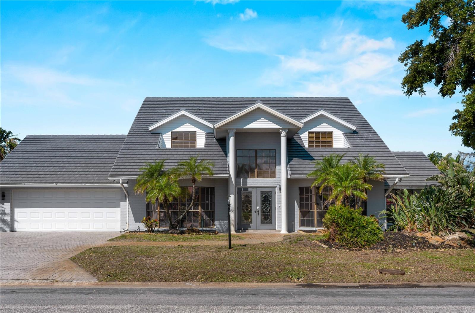 Image 4 of 77 For 318 Oakwood Circle