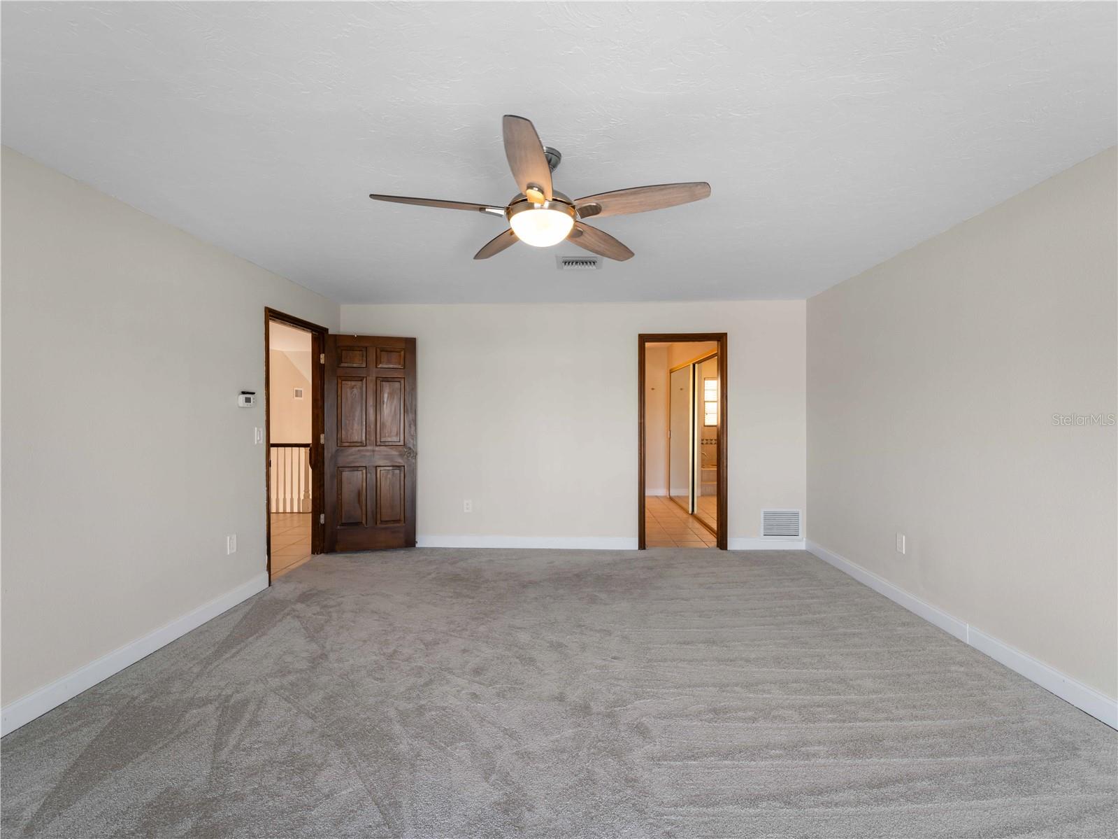 Image 41 of 77 For 318 Oakwood Circle