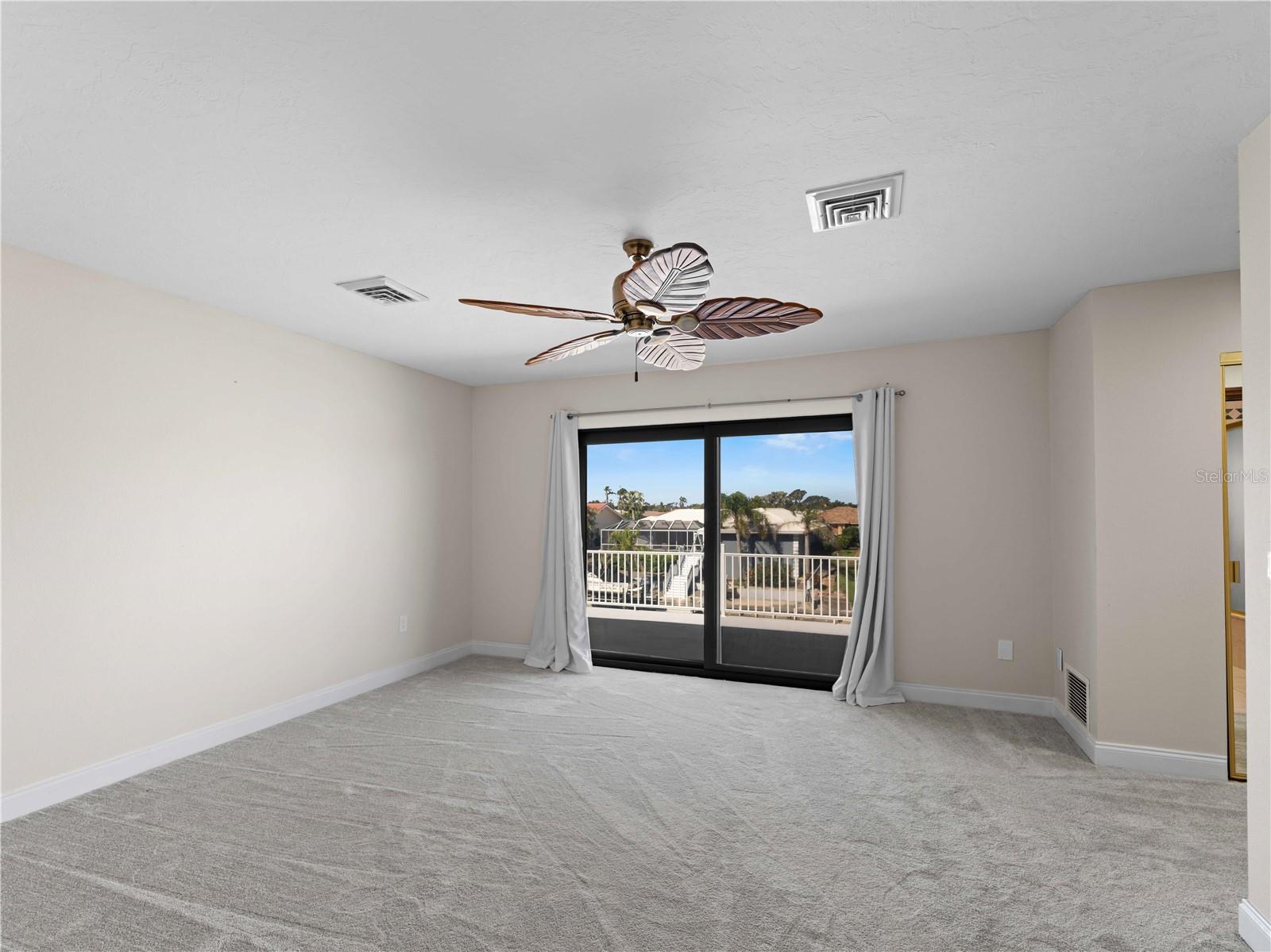 Image 49 of 77 For 318 Oakwood Circle