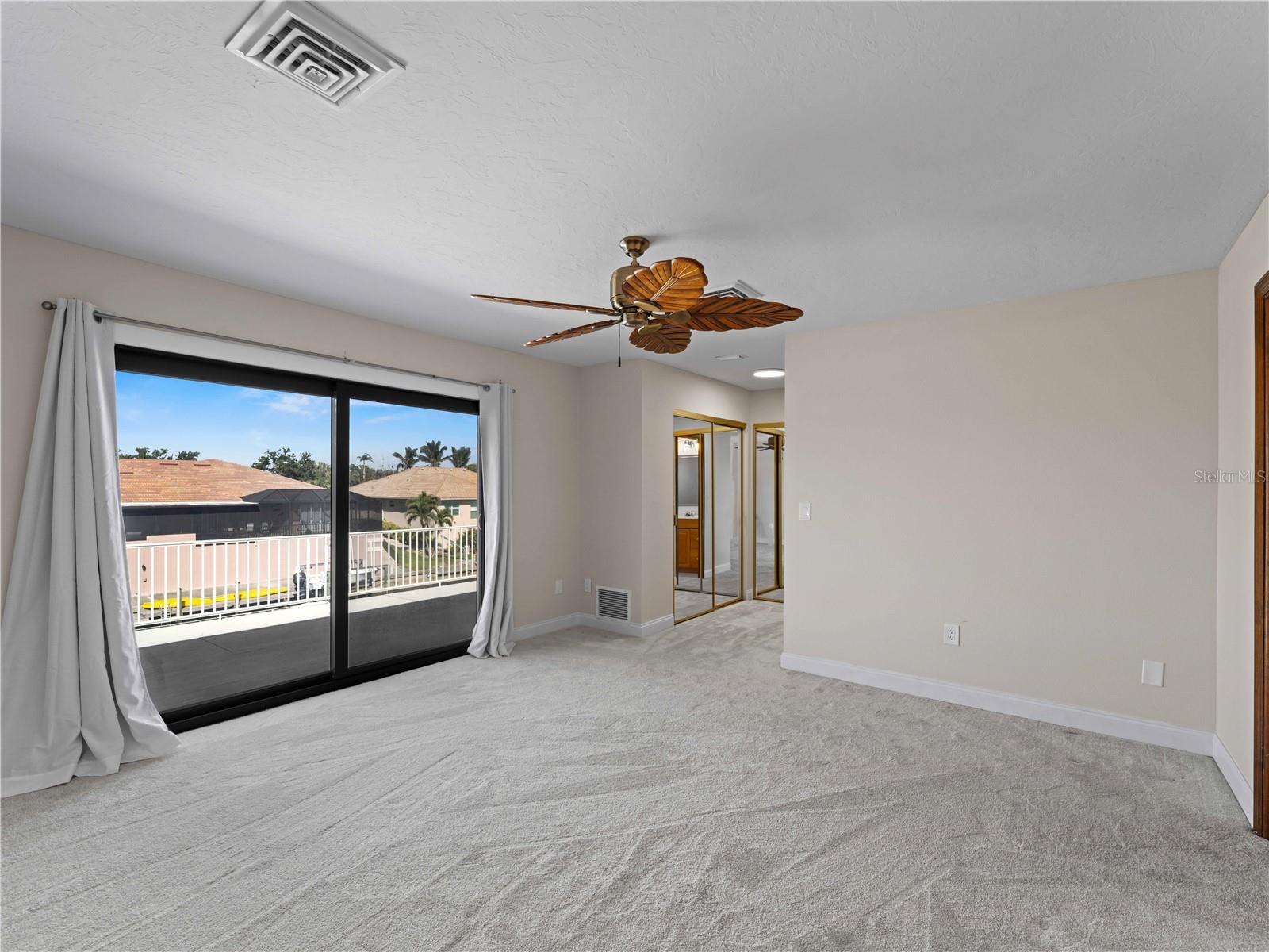 Image 50 of 77 For 318 Oakwood Circle