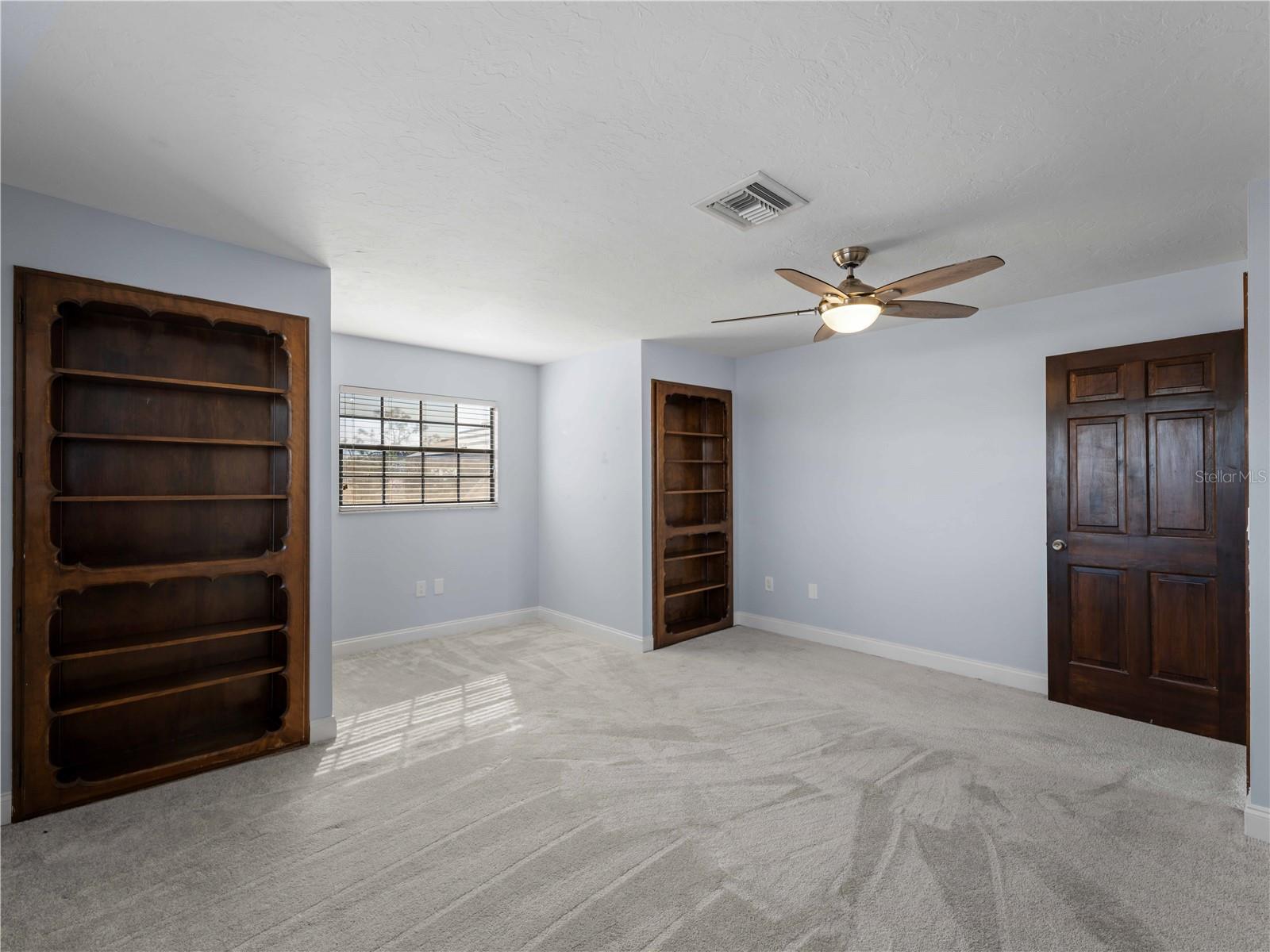 Image 54 of 77 For 318 Oakwood Circle