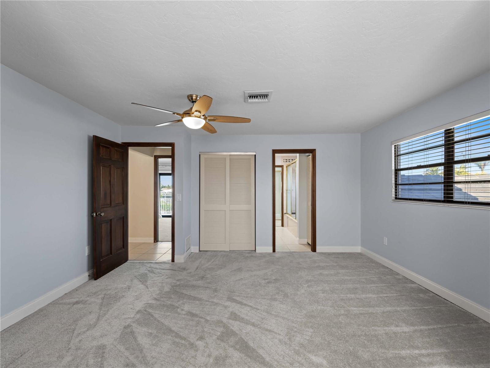 Image 55 of 77 For 318 Oakwood Circle