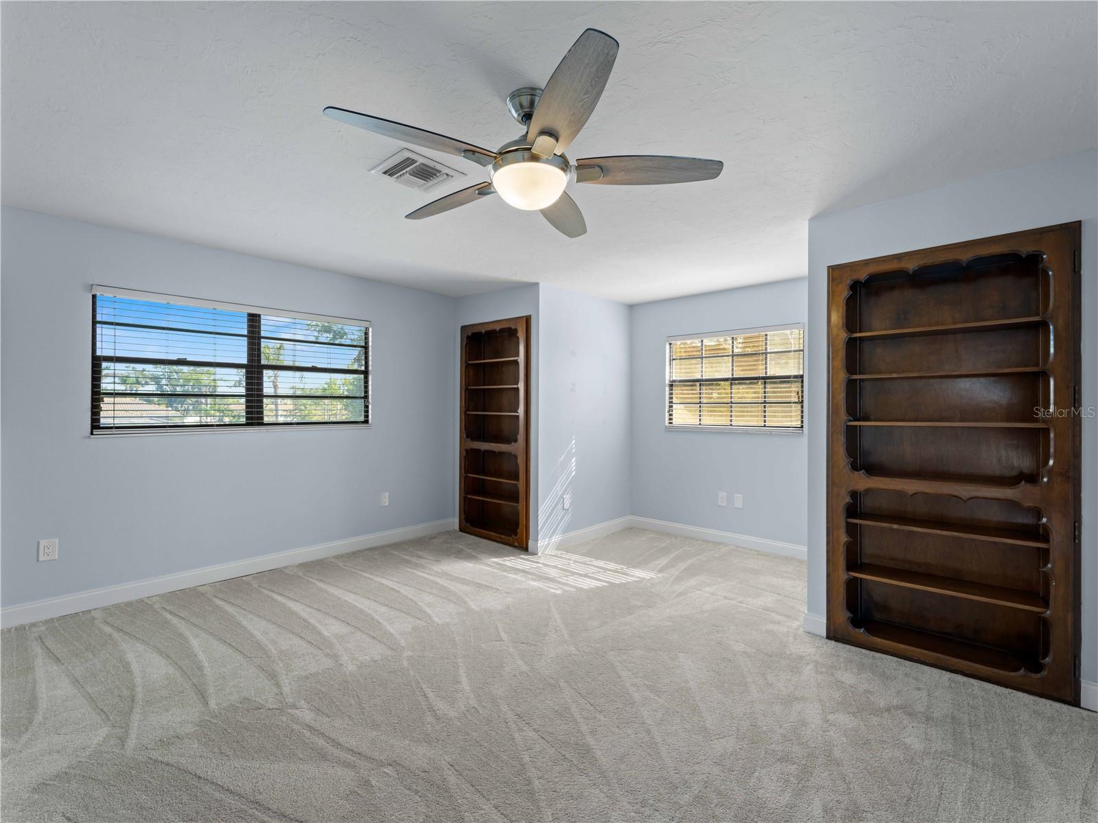 Image 56 of 77 For 318 Oakwood Circle