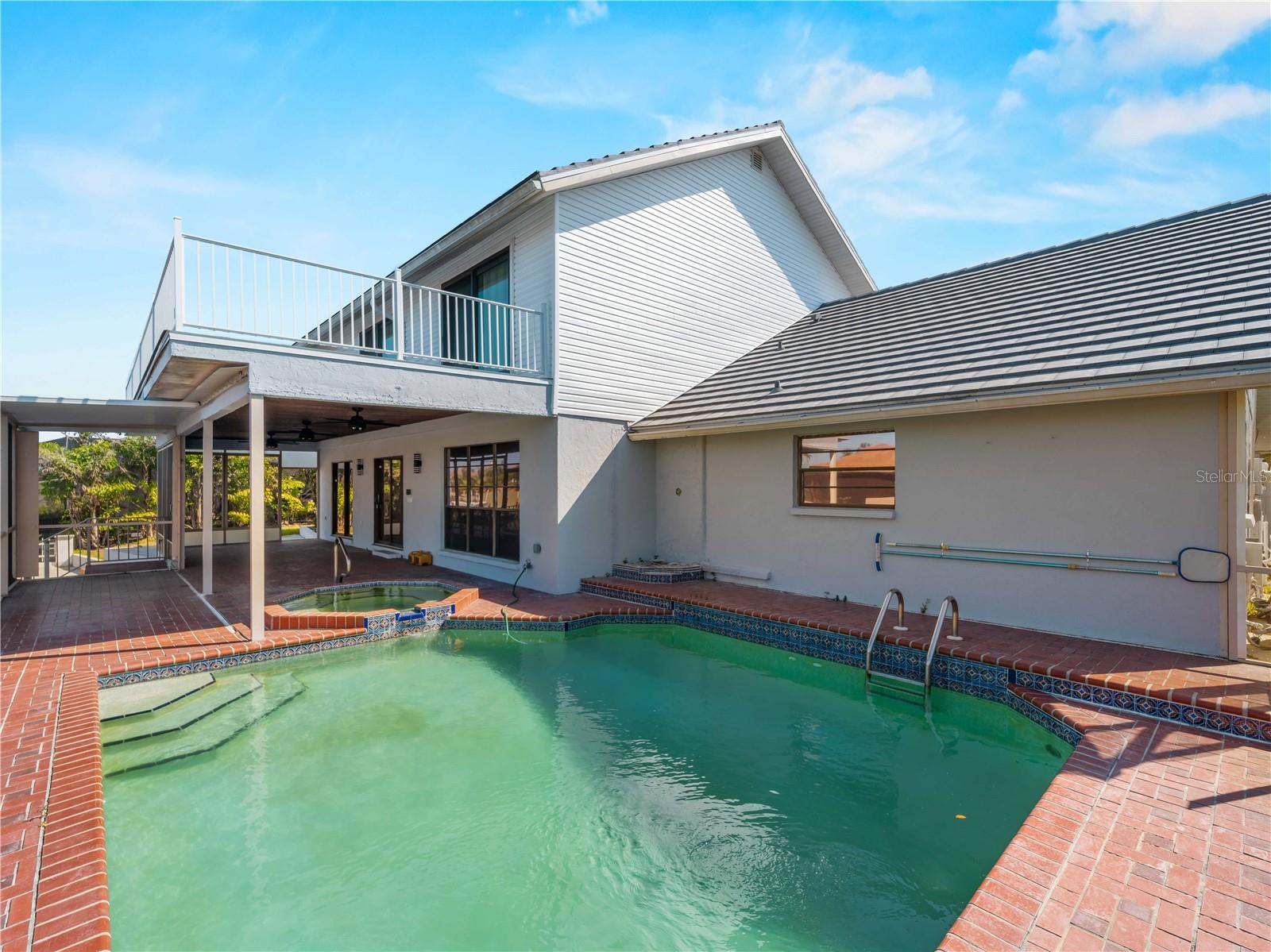 Image 64 of 77 For 318 Oakwood Circle