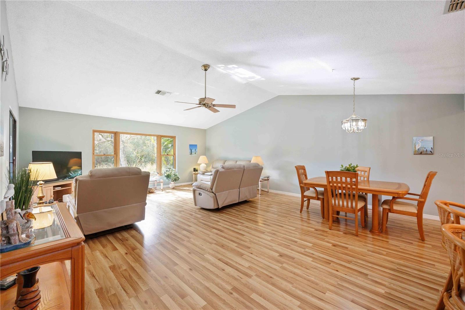 Image 11 of 46 For 426 Pendleton Drive