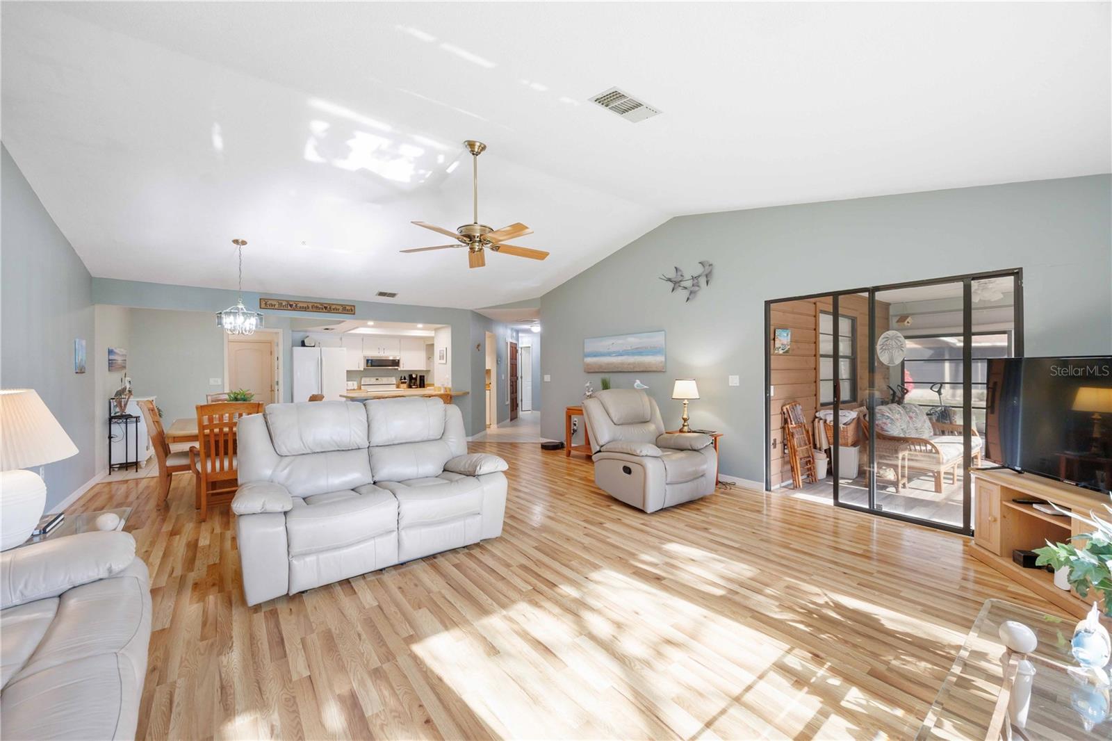 Image 9 of 46 For 426 Pendleton Drive