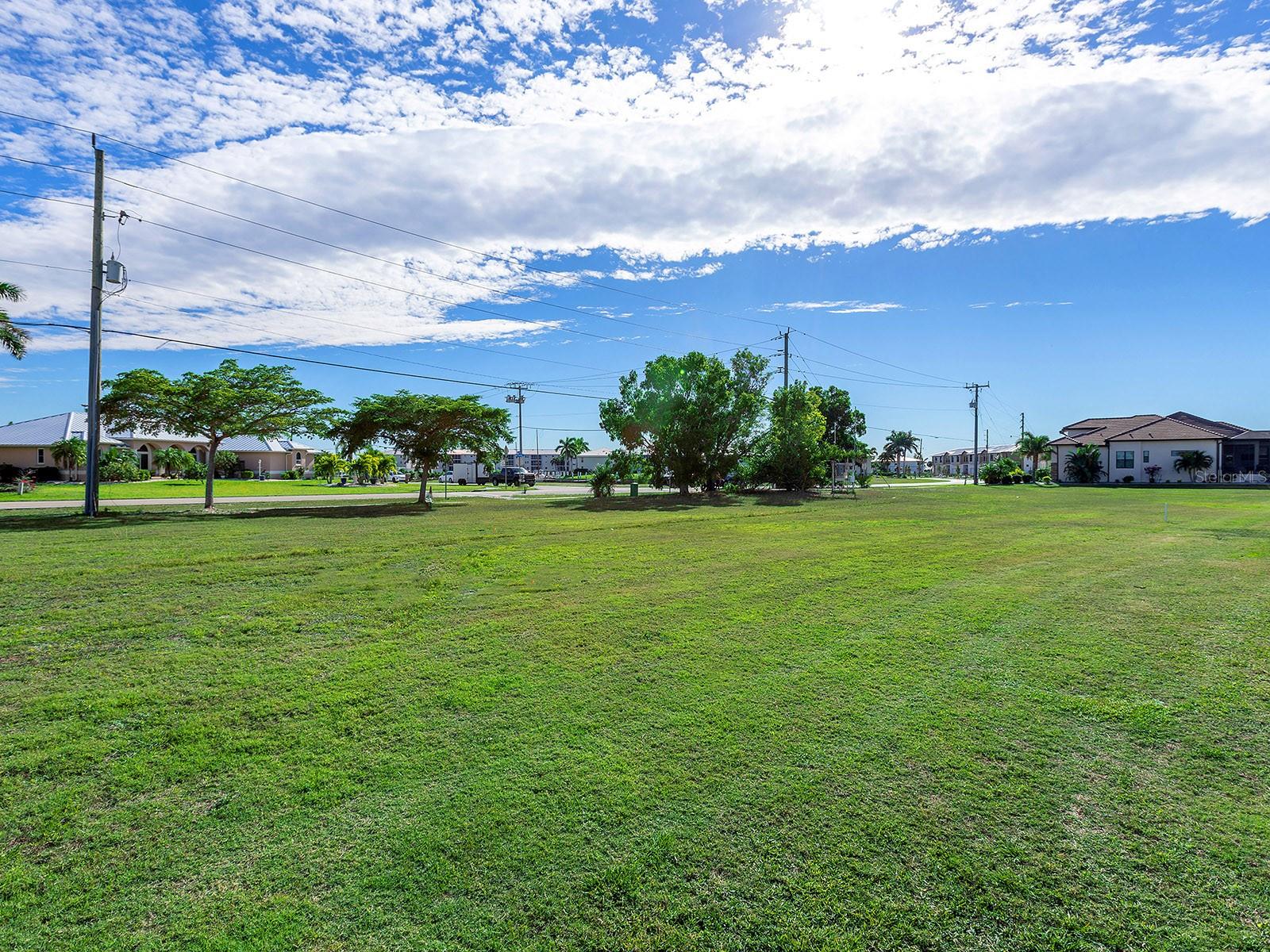 Image 8 of 27 For 3457 Bal Harbor Boulevard