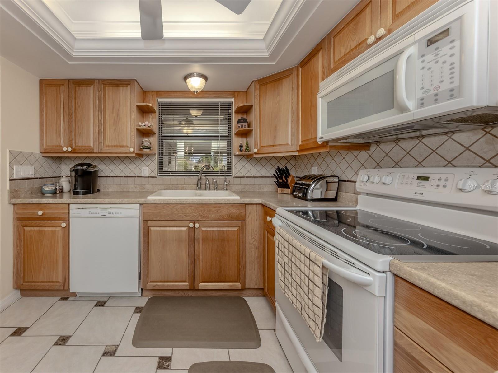 Image 20 of 70 For 1704 Lakeside Drive 1708b