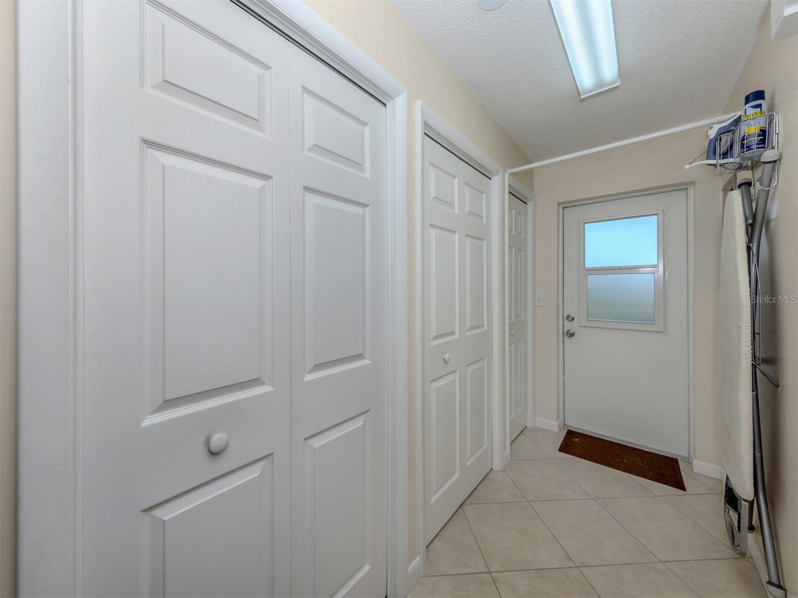 Image 28 of 70 For 1704 Lakeside Drive 1708b