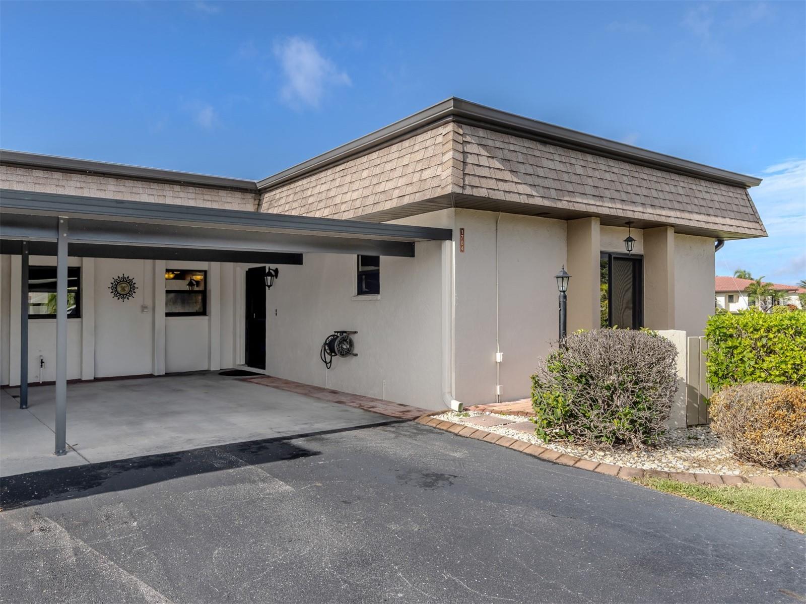 Image 3 of 70 For 1704 Lakeside Drive 1708b