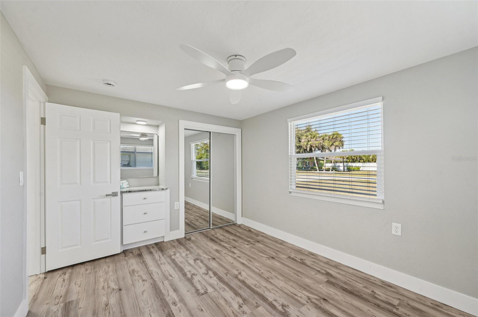 Image 18 of 46 For 1445 Saint Clair Road