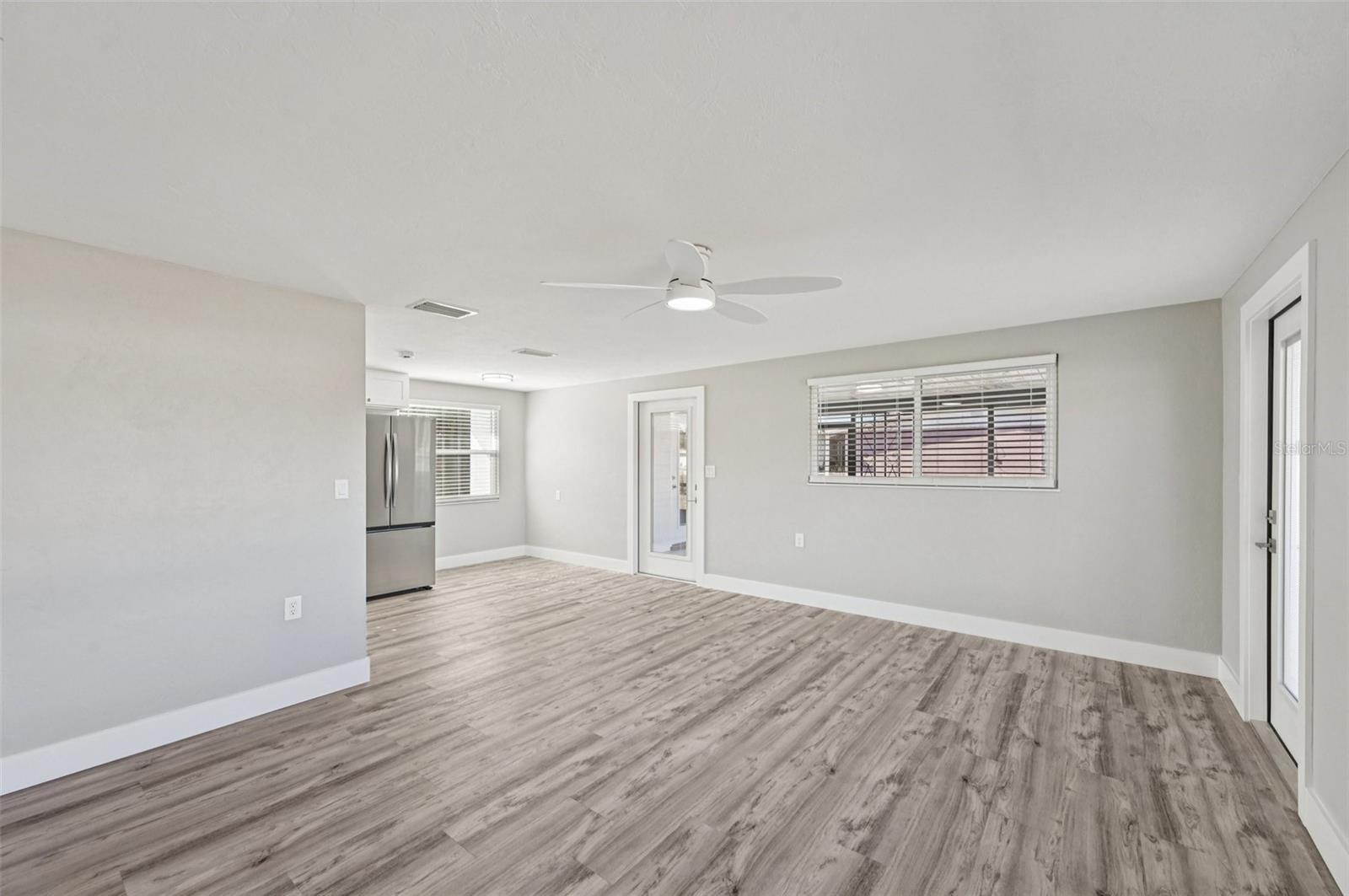 Image 4 of 46 For 1445 Saint Clair Road